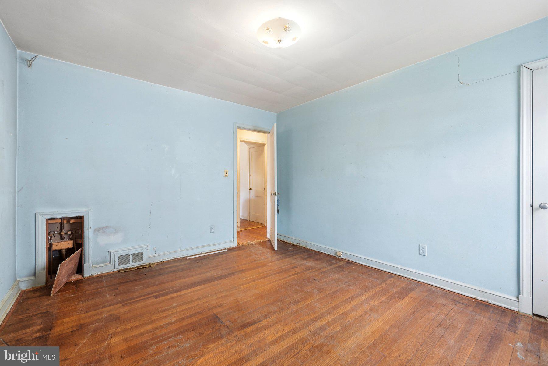 1327 Leegate Road Northwest Washington, DC 20012 - Photo 14 of 38