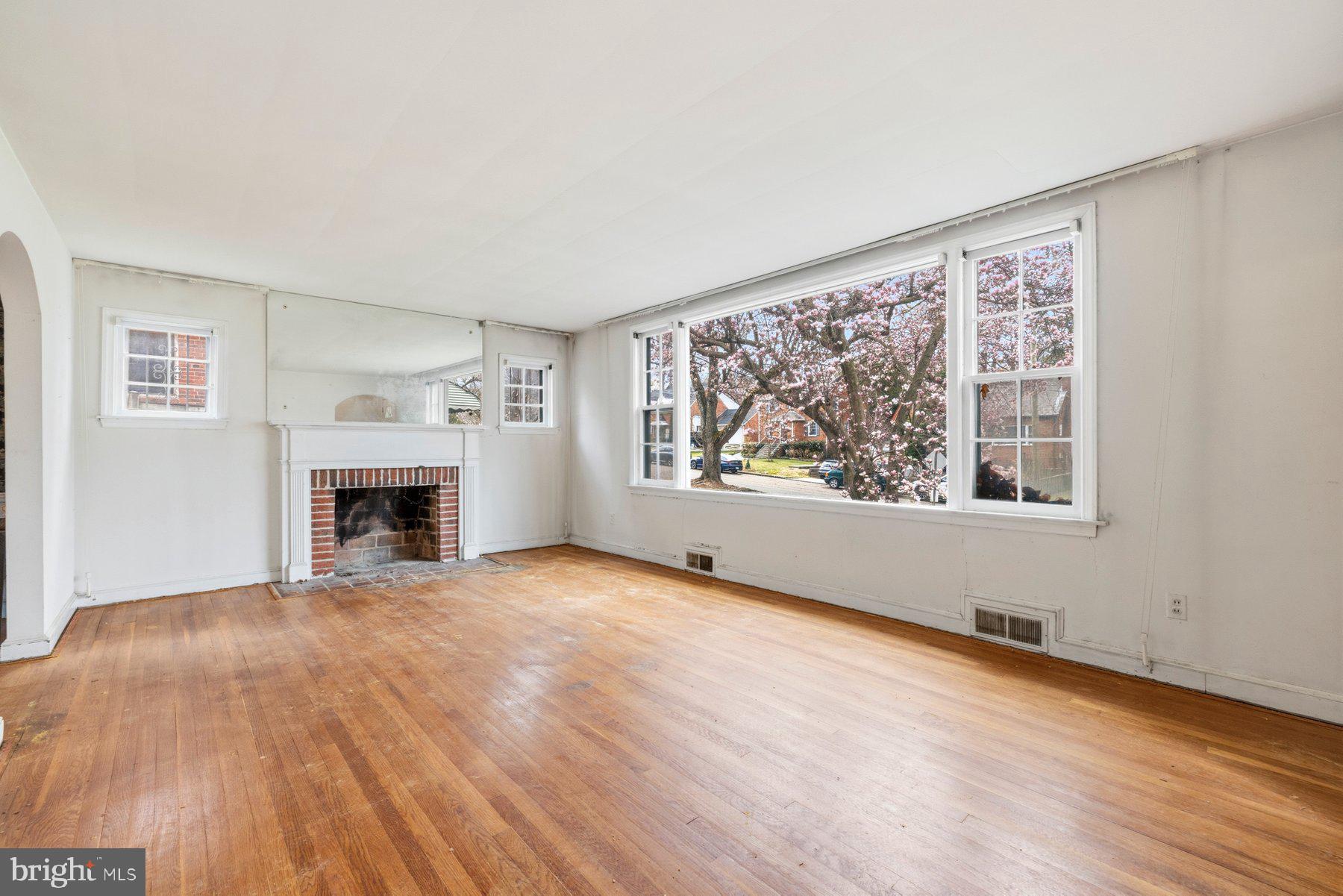 1327 Leegate Road Northwest Washington, DC 20012 - Photo 2 of 38