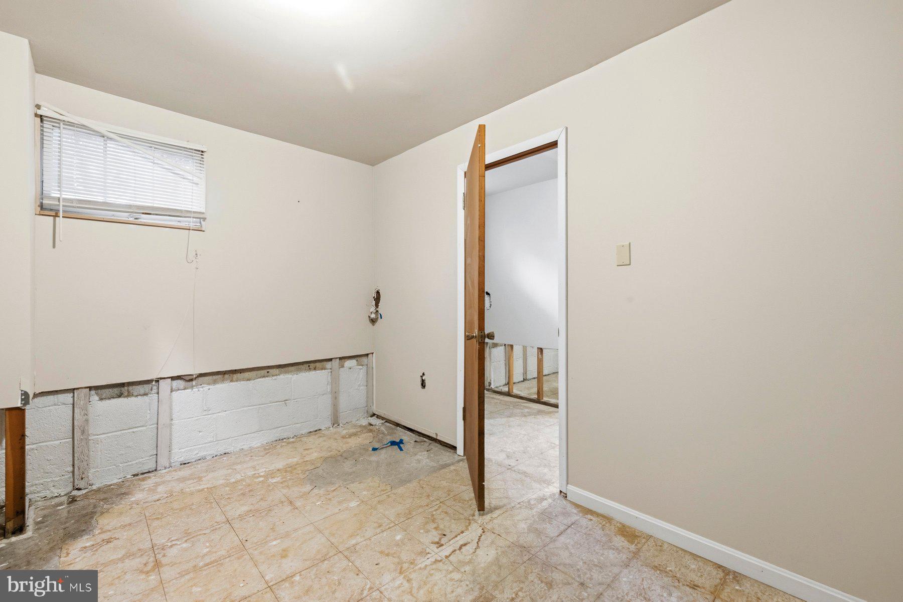 1327 Leegate Road Northwest Washington, DC 20012 - Photo 29 of 38