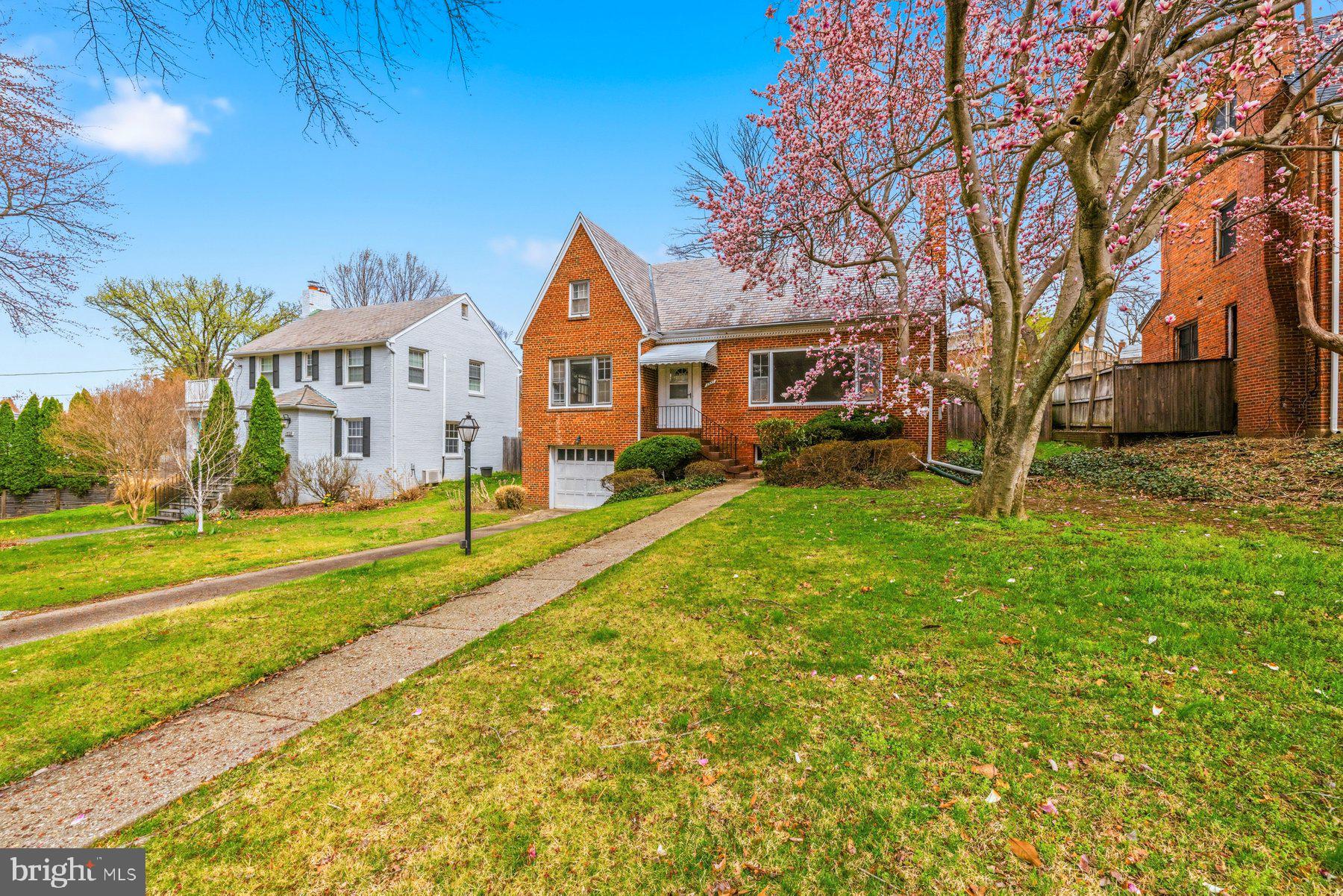 1327 Leegate Road Northwest Washington, DC 20012 - Photo 36 of 38