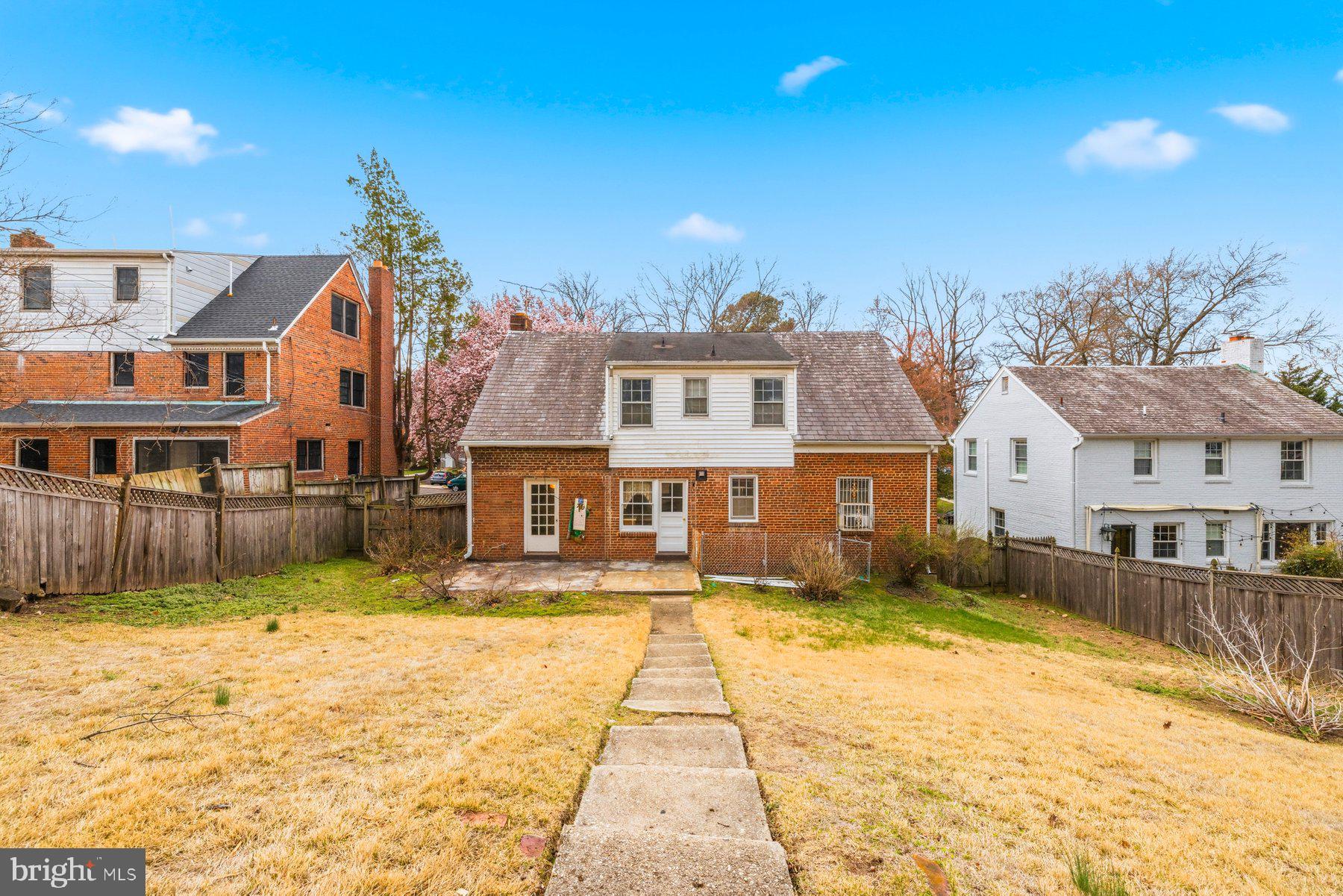 1327 Leegate Road Northwest Washington, DC 20012 - Photo 37 of 38