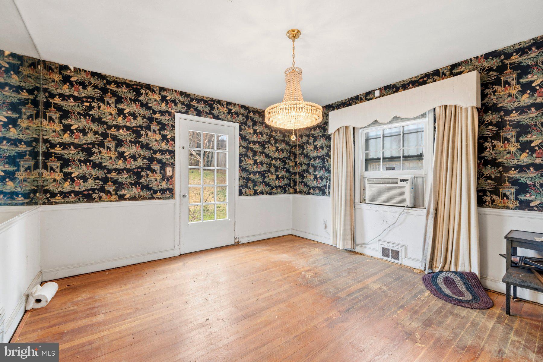 1327 Leegate Road Northwest Washington, DC 20012 - Photo 5 of 38