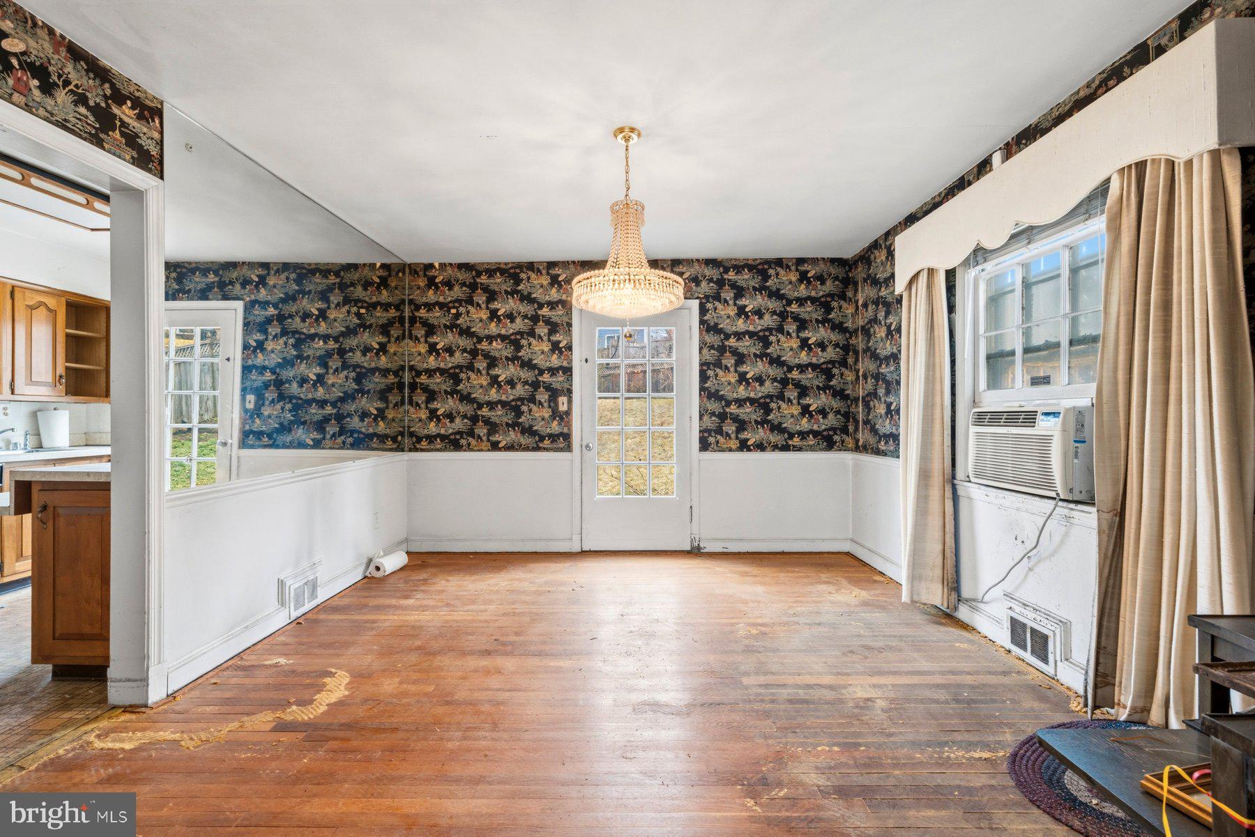 1327 Leegate Road Northwest Washington, DC 20012 - Photo 6 of 38