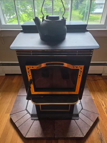 $209,900 | 125 Connecticut Avenue, Millinocket, ME 04462