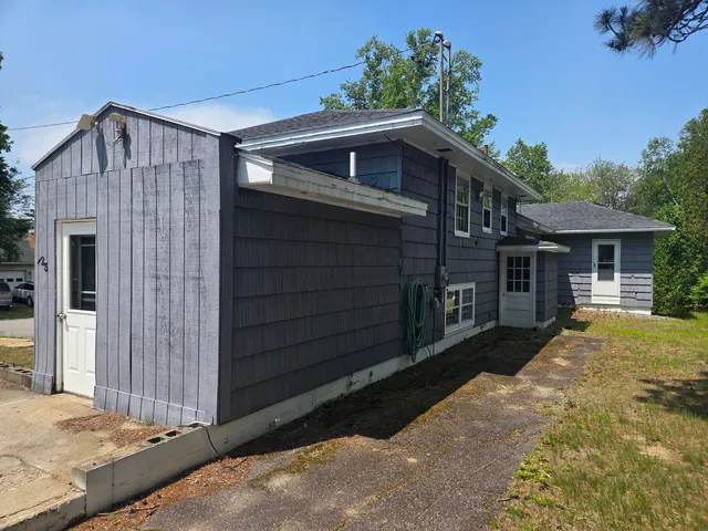 $209,900 | 125 Connecticut Avenue, Millinocket, ME 04462