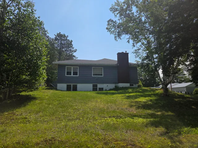 $209,900 | 125 Connecticut Avenue, Millinocket, ME 04462