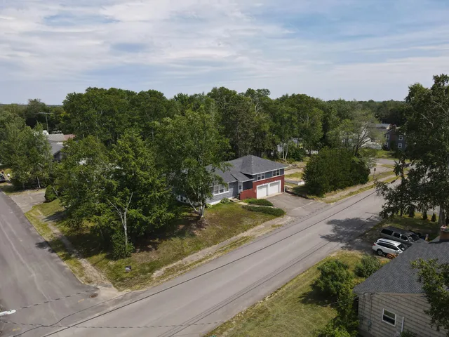 $209,900 | 125 Connecticut Avenue, Millinocket, ME 04462