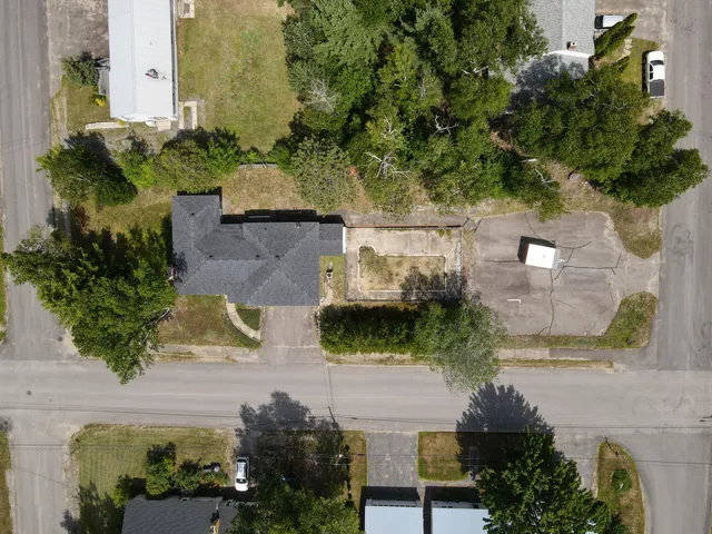 $209,900 | 125 Connecticut Avenue, Millinocket, ME 04462