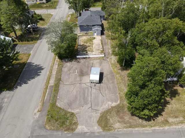 $209,900 | 125 Connecticut Avenue, Millinocket, ME 04462