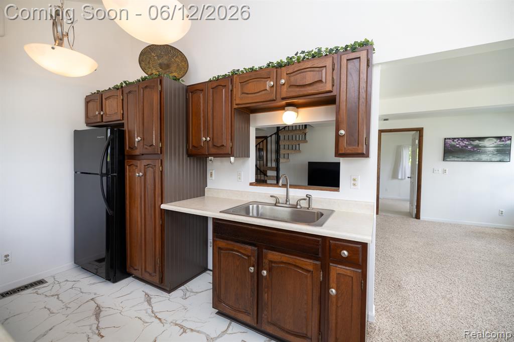 8691 Cooley Lake Road Commerce Township, MI 48382 - Photo 10 of 29