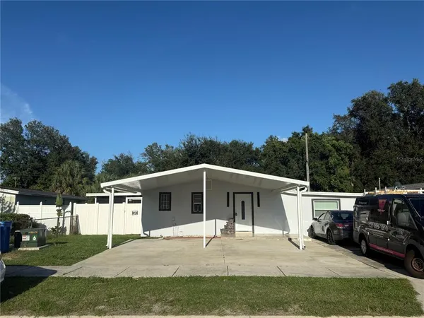 $2,600 | 5605 Golden Drive, Tampa, FL 33634