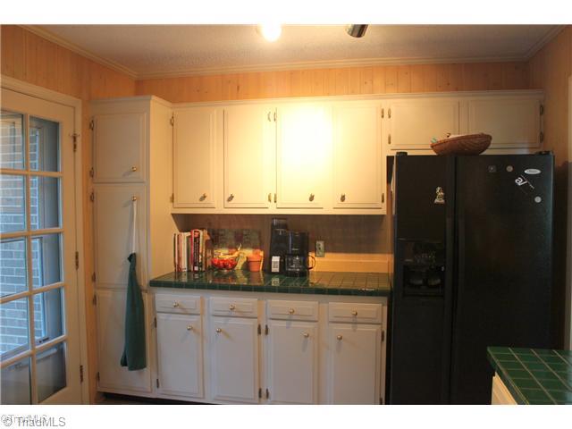 101 Bickerstaff Road Clemmons, NC 27012 - Photo 8 of 16 Kitchen.