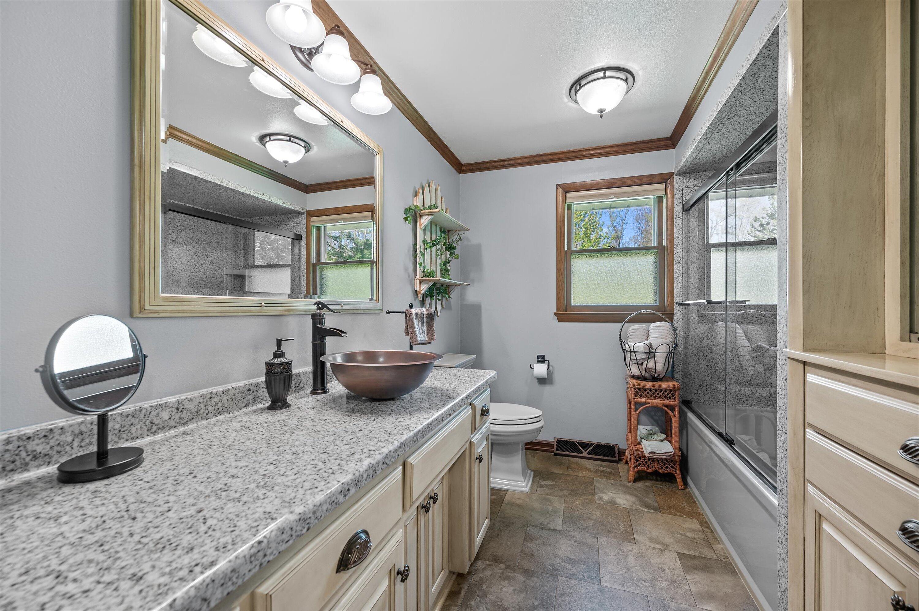 405 Plat Road Richfield, WI 53017 - Photo 23 of 42 Main Bath