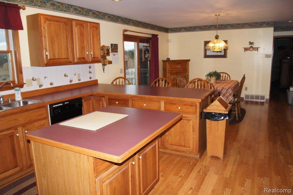 2688 Klam Road Lapeer, MI 48446 - Photo 12 of 39 2688 Klam 046.jpg