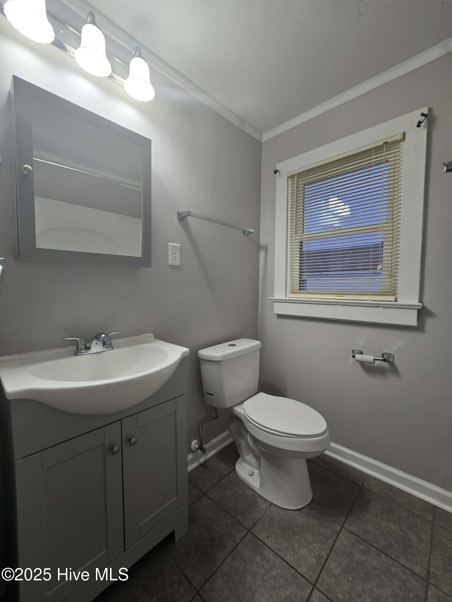 222 Richlands Avenue, Unit 2 Jacksonville, NC 28540 - Photo 7 of 9 211e0b8e-1aaa-46c6-bcdf-ab4c8a54ff83 (1)