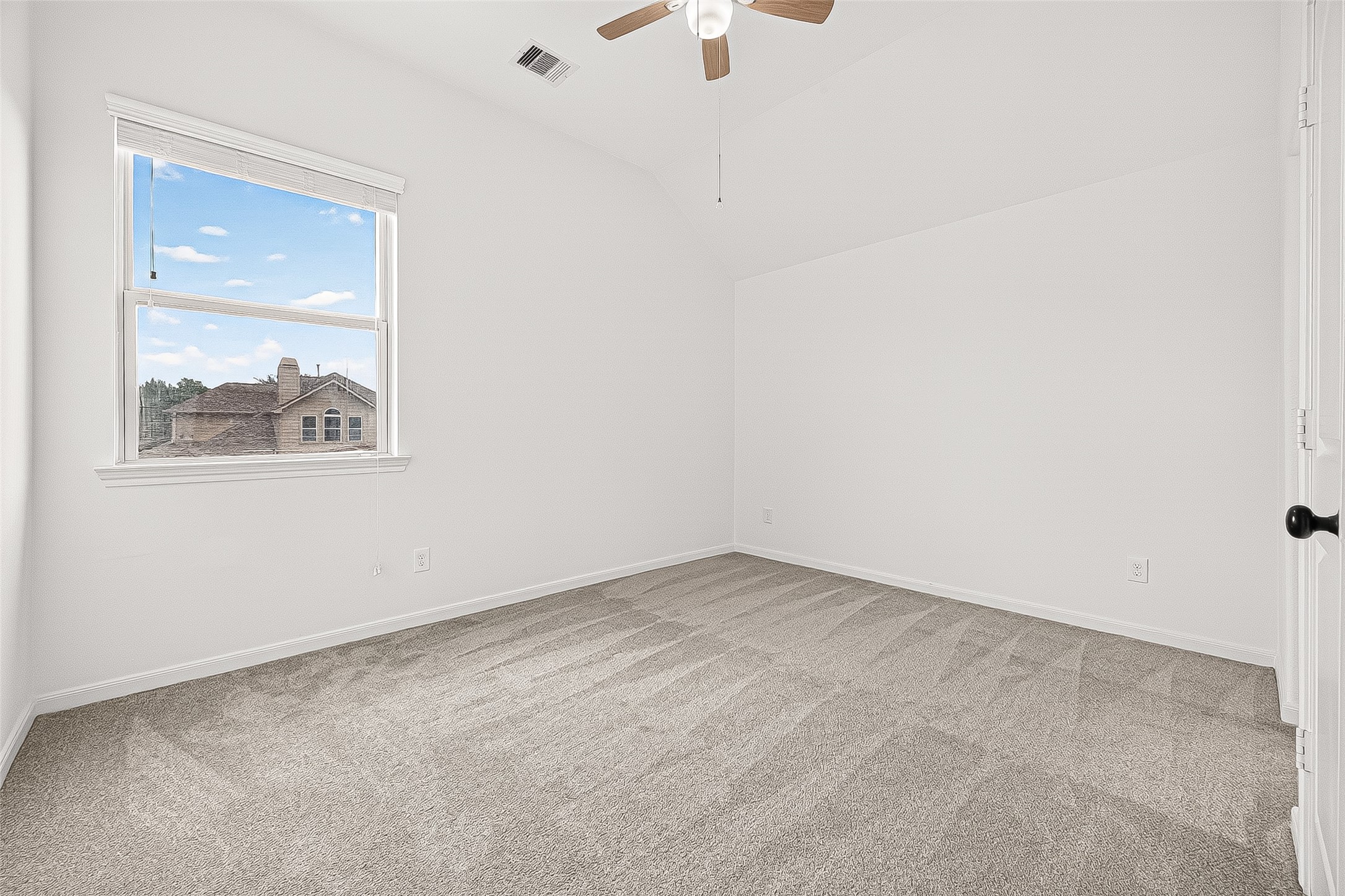 138 South Sawbridge Circle Spring, TX 77389 - Photo 31 of 37 an empty room with a window