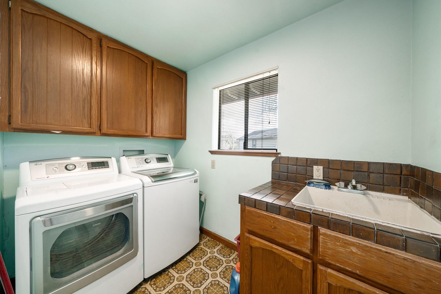 3218 Cambridge Road Cameron Park, CA 95682 - Photo 29 of 46