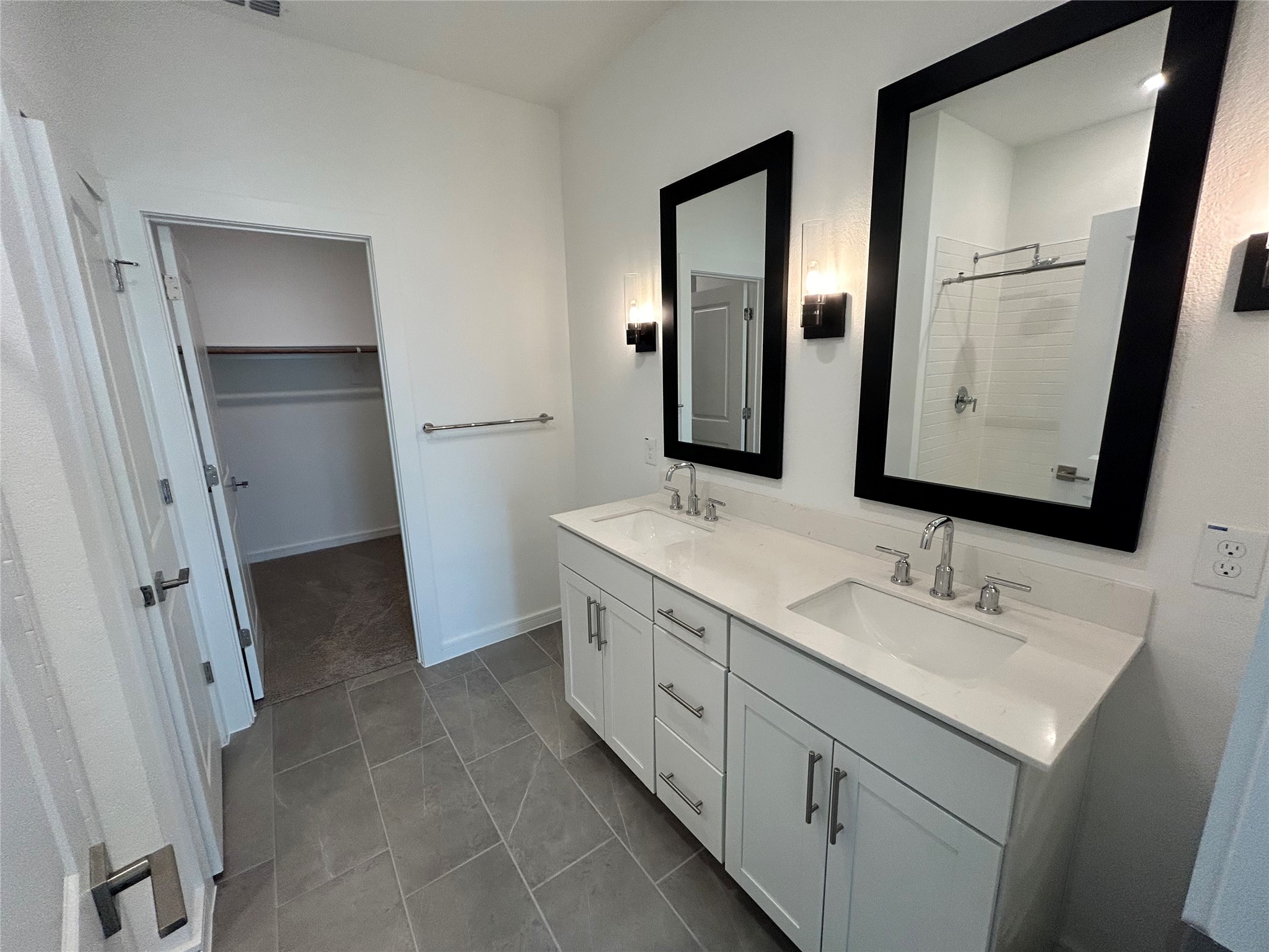 7811 Jade Crest Drive Angleton, TX 77515 - Photo 7 of 18