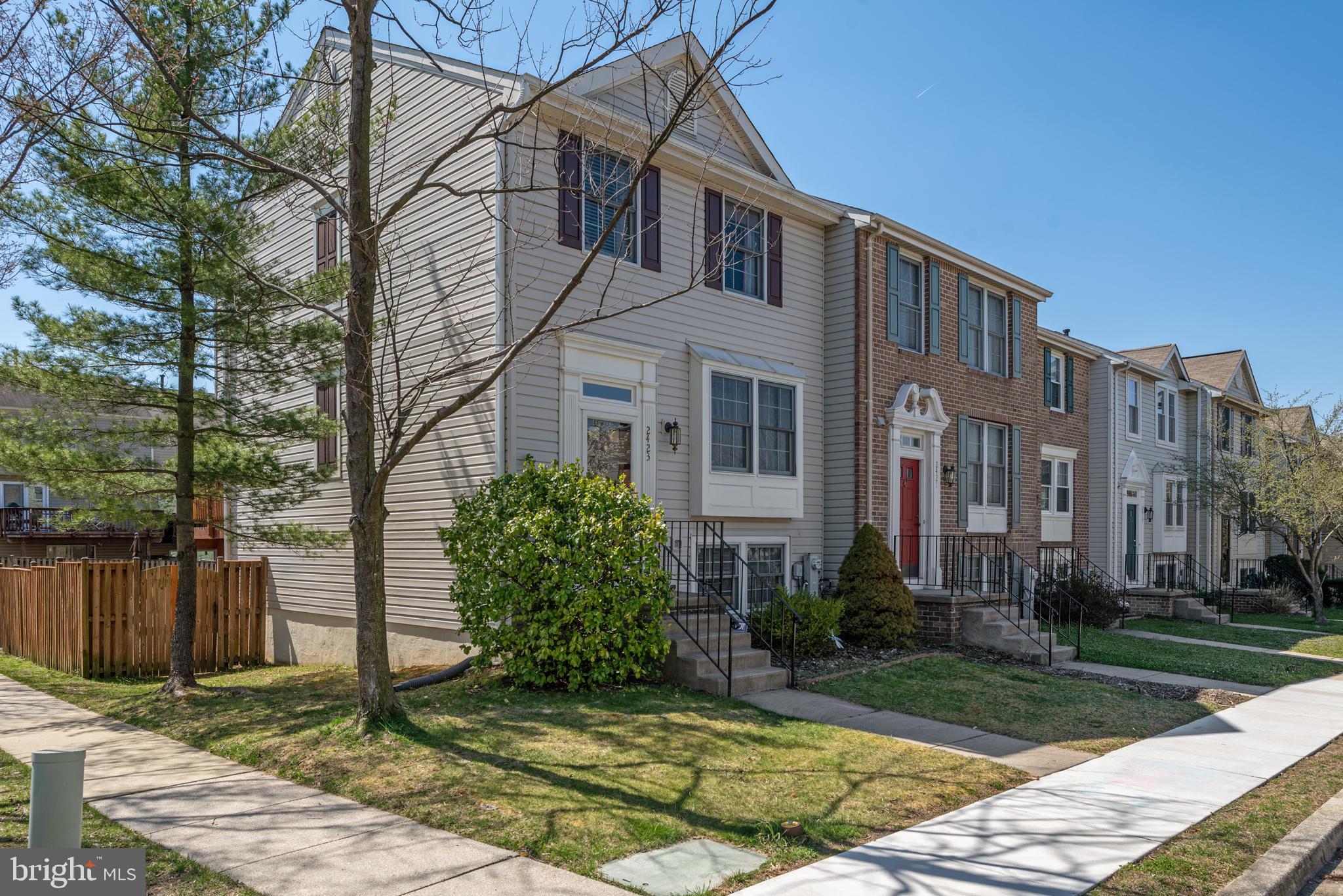 Spacious End Unit with Fenced Backyard