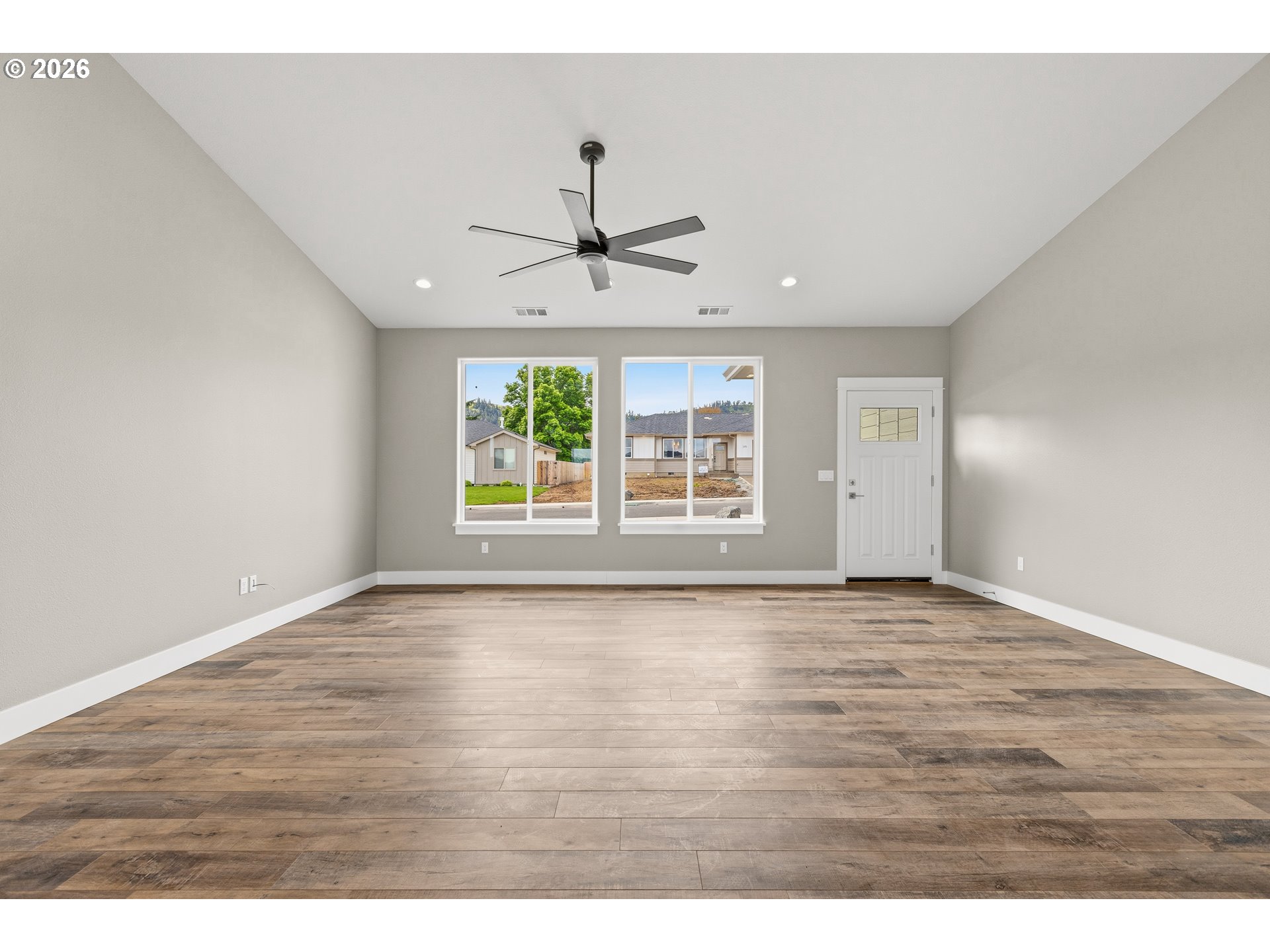 260 Southeast Logan Street Winston, OR 97496 - Photo 4 of 48