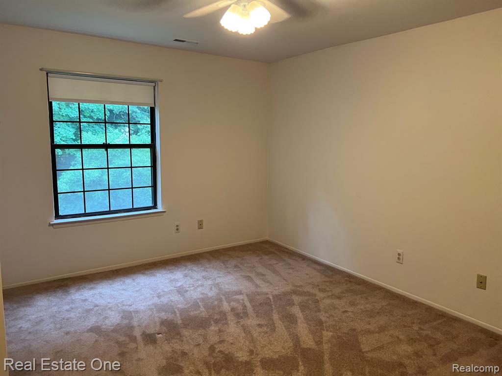 29575 Pine Ridge Circle, Unit 20 Farmington Hills, MI 48331 - Photo 15 of 26