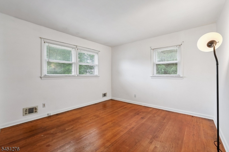 161 Chamberlain Road Oak Ridge, NJ 07438 - Photo 9 of 25 Gallery Image 9