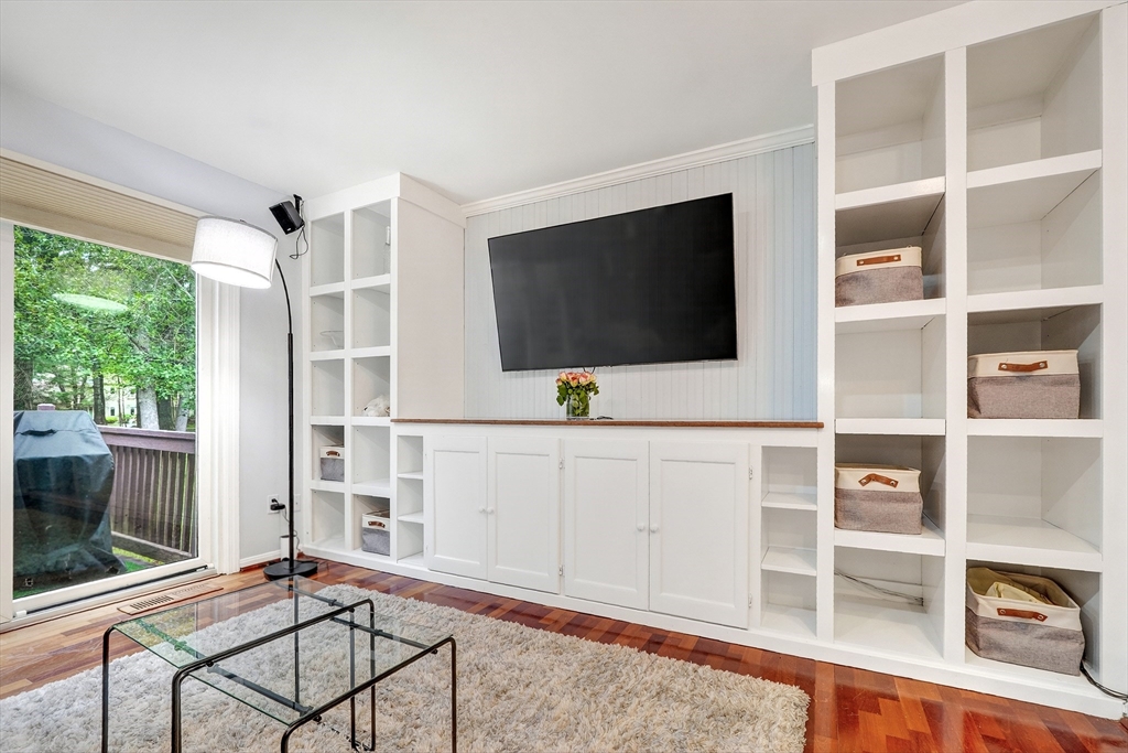 2 Daybreak, Unit 2 Wayland, MA 01778 - Photo 4 of 37