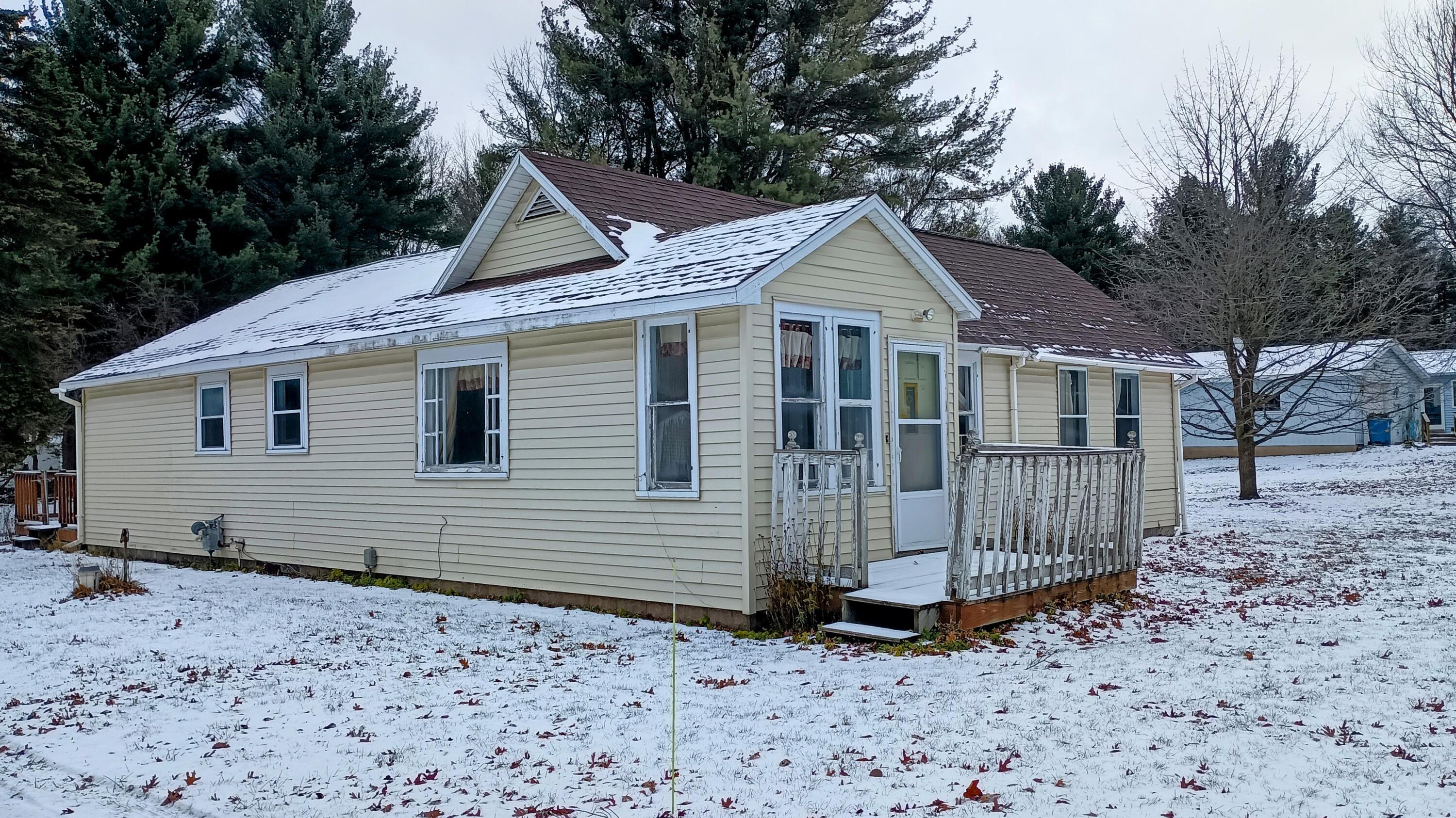 6184 West Bryant Road Ludington, MI 49431 - Photo 2 of 20 IMG_20241202_123009363-EDIT