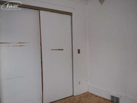 218 George Street Flushing, MI 48433 - Photo 18 of 29 20363467-17.JPG