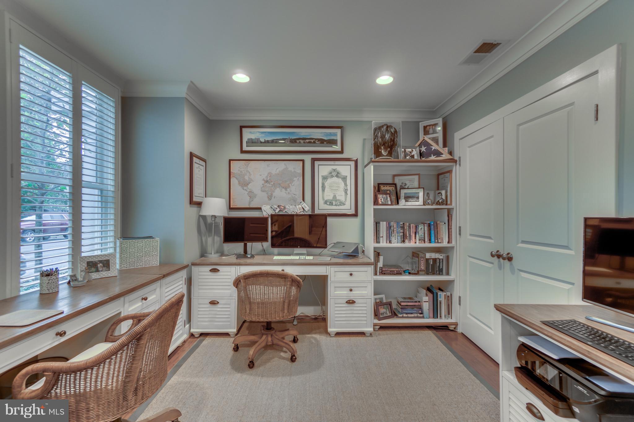 826 First Street Alexandria, VA 22314 - Photo 5 of 31 Ground level bed/office with ELFA custom closets!