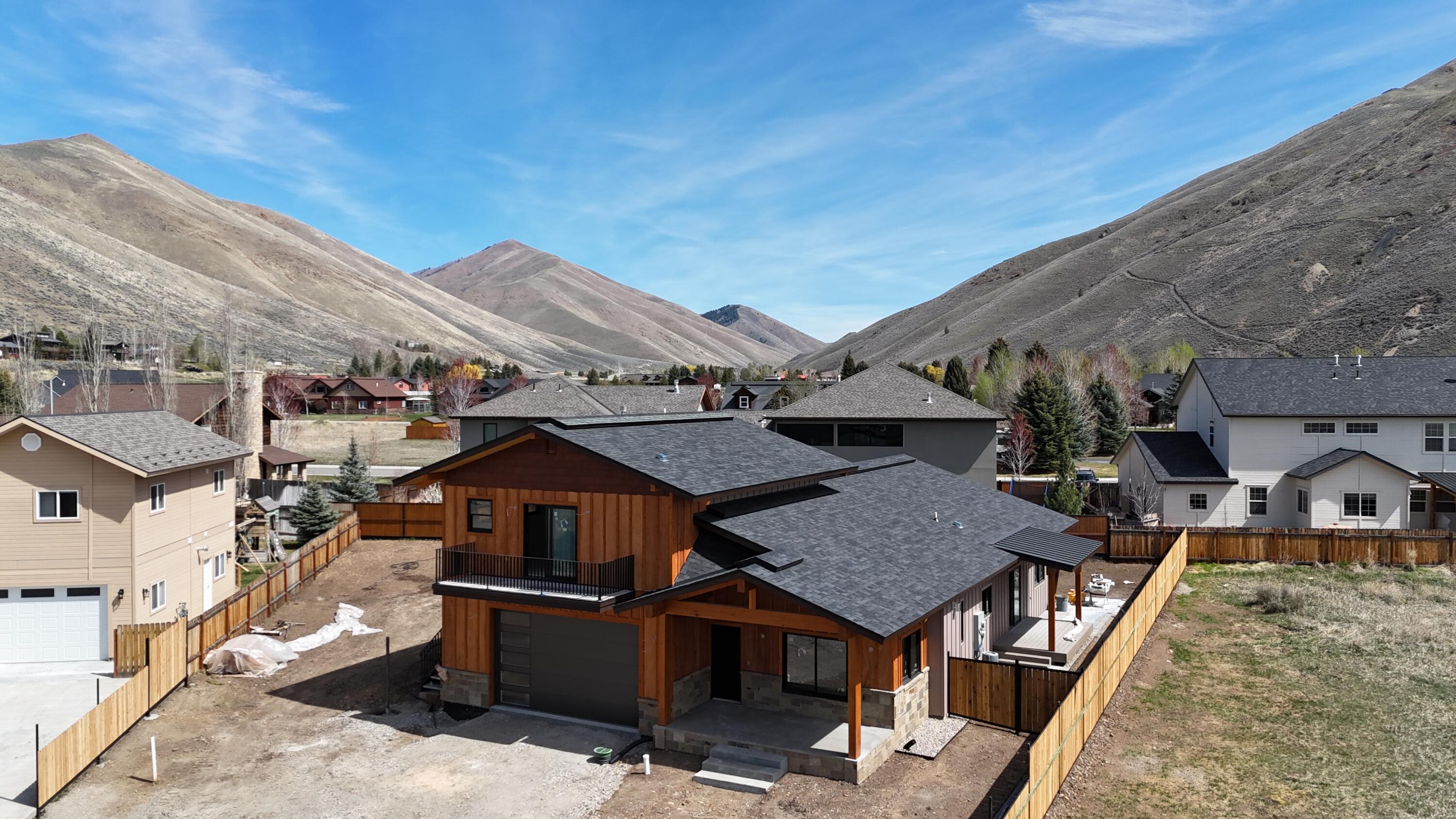 471 Maple Ridge Loop Bellevue, ID 83313 - Photo 7 of 13 DJI_20260408141333_0093_D