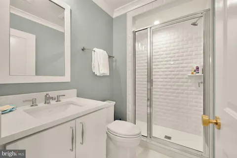 $4,100,000 | 5537 Hawthorne Place Northwest, Washington, DC 20016