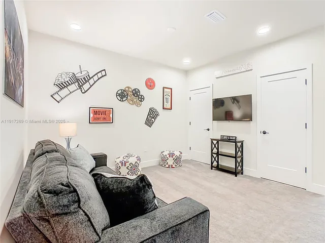 a view of livingroom with furniture