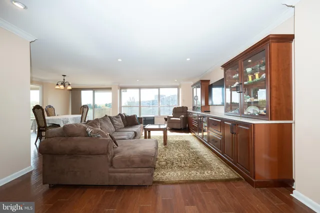 $290,000 | 1001 City Avenue, Unit EC1106, Wynnewood, PA 19096