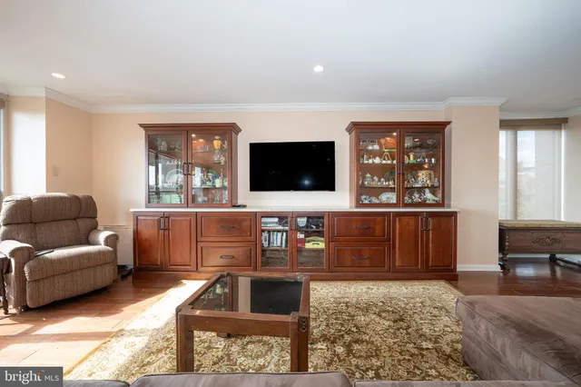 $290,000 | 1001 City Avenue, Unit EC1106, Wynnewood, PA 19096