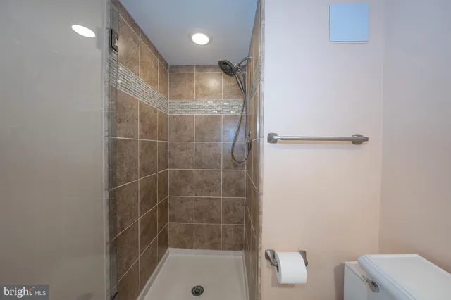 $290,000 | 1001 City Avenue, Unit EC1106, Wynnewood, PA 19096