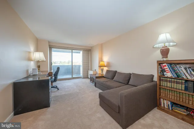 $290,000 | 1001 City Avenue, Unit EC1106, Wynnewood, PA 19096