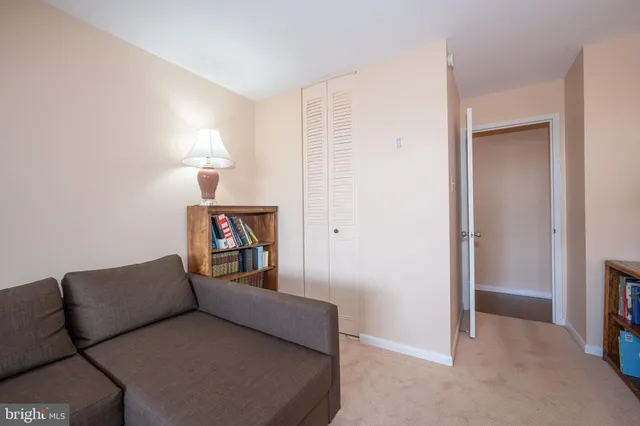 $290,000 | 1001 City Avenue, Unit EC1106, Wynnewood, PA 19096