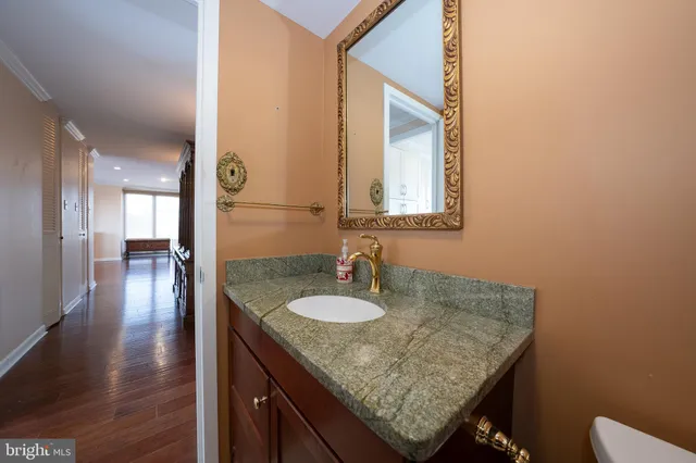 $290,000 | 1001 City Avenue, Unit EC1106, Wynnewood, PA 19096