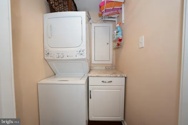 $290,000 | 1001 City Avenue, Unit EC1106, Wynnewood, PA 19096