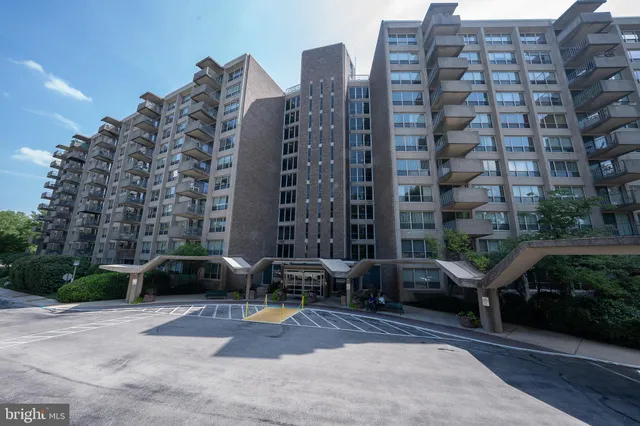 $290,000 | 1001 City Avenue, Unit EC1106, Wynnewood, PA 19096