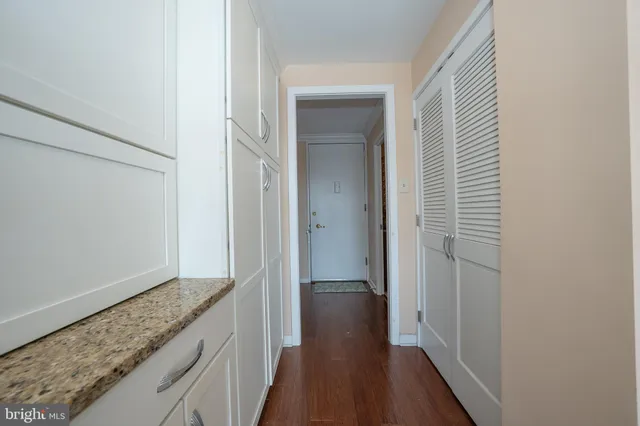 $290,000 | 1001 City Avenue, Unit EC1106, Wynnewood, PA 19096