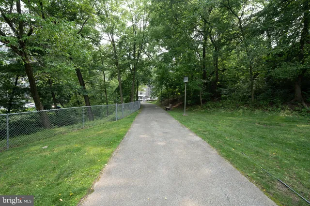 $290,000 | 1001 City Avenue, Unit EC1106, Wynnewood, PA 19096