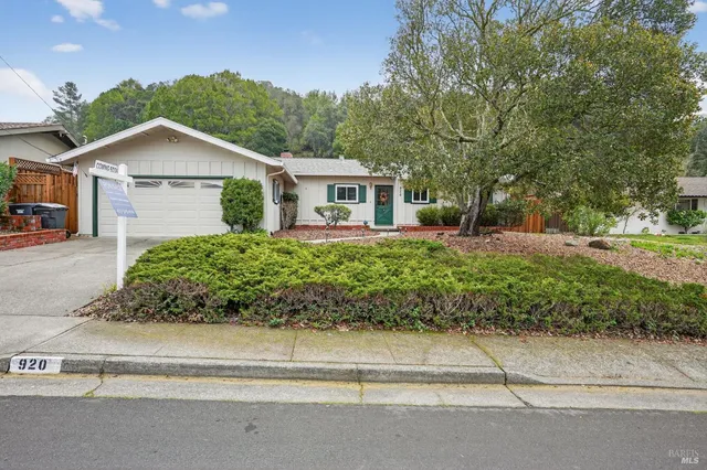 $1,200,000 | 920 Calle Paseo, Novato, CA 94949