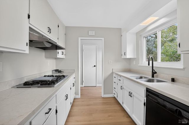 $1,200,000 | 920 Calle Paseo, Novato, CA 94949