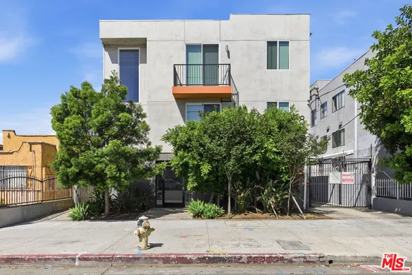 $2,095 | 8827 Van Nuys Boulevard, Unit 103, Panorama City, CA 91402