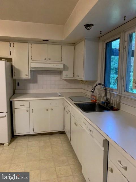 2735 Edge Hill Road Huntingdon Valley, PA 19006 - Photo 7 of 17 Eat in Kitchen