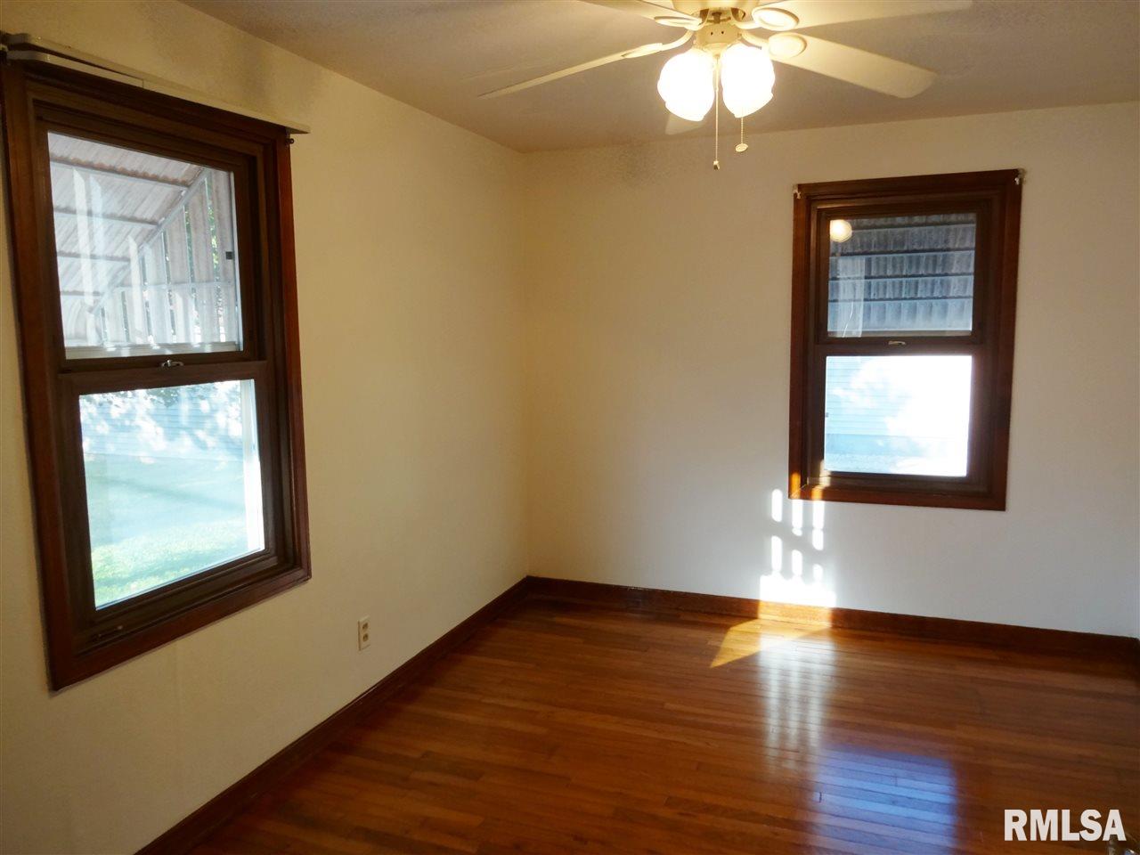 2006 East Hood Street Springfield, IL 62703 - Photo 11 of 26
