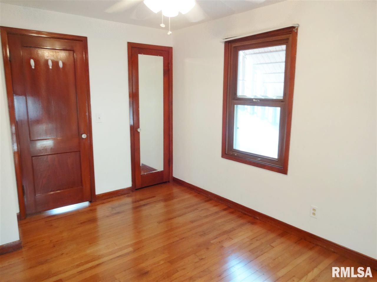 2006 East Hood Street Springfield, IL 62703 - Photo 12 of 26