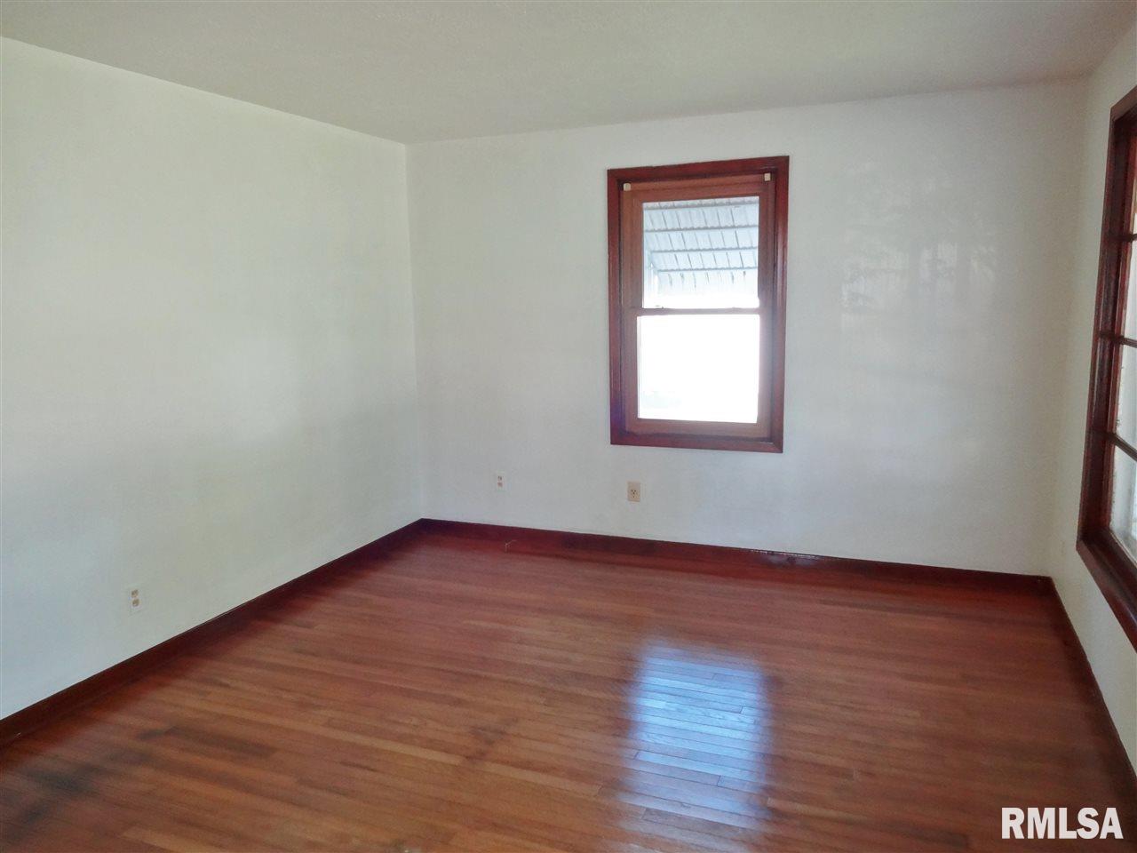 2006 East Hood Street Springfield, IL 62703 - Photo 4 of 26